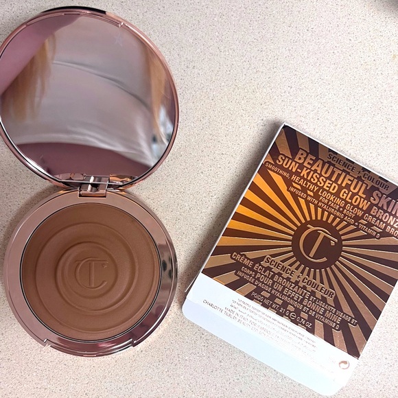 Charlotte Tilbury Bronzer - Picture 2 of 9
